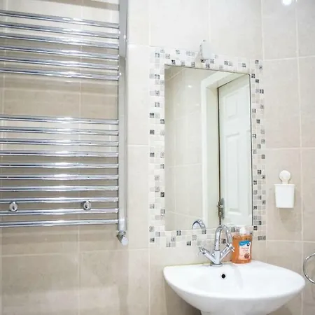 Holywell Way Swords Апартаменты Клогран